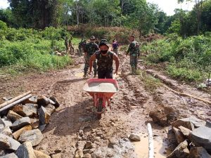 Jembatan untuk Masyarakat Desa Danti di Bengkayang Dibangun