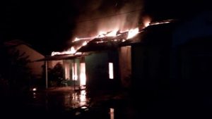 Satu Rumah warga Jalan Komyos Sudarso Pontianak Kebakaran