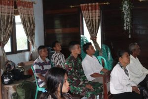 Anggota Satgas TMMD Kodim Ketapang Ibadah di Gereja Pante Kosta