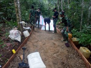 Inilah Suasana Pengerjaan Sasaran Fisik TMMD Reg ke-108 Kodim Ketapang