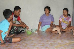 Hormati Adat Istiadat, Satgas TMMD Makan Sirih