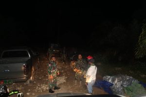 Dansatgas TMMD ke -108 Tinjau Lokasi Hingga Malam Hari di Desa Danti