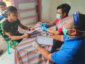 Peduli Kesehatan, Satgas TMMD Kodim Ketapang Puskesdes Laksanakan Pengecekan