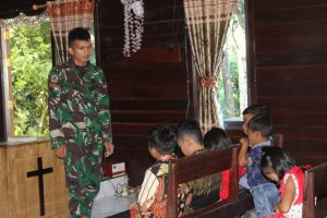 Satgas TMMD Ini Mengajar Sekolah Minggu di Gereja