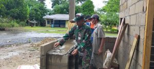 Satgas TMMD Kodim Singkawang Buat Pos Kamling Secepat Kilat