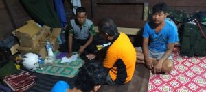 Tim Kesehatan Satgas TMMD Kodim Ketapang Beri Pelayanan Kesehatan Warga