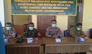 Kapolsek Sanggau Ledo Beri Penyuluhan Hukum di lokasi TMMD Desa Danti