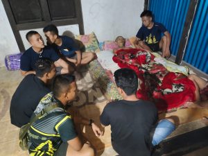 Aksi Sosial Satgas TMMD Kodim Ketapang Melayat ke Rumah Warga