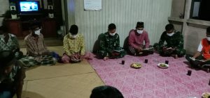Yasinan Anggota Satgas TMMD Bersama Warga Desa Danti