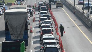 Jasa Marga Minta Maaf Buka-Tutup Lajur Tol Cikampek Sepekan