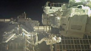Astronot NASA Lakukan Spacewalk untuk Rampungkan Pembaharuan Baterai ISS