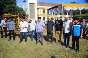 Bupati Labuhanbatu Saksikan Penyembelihan Hewan Kurban