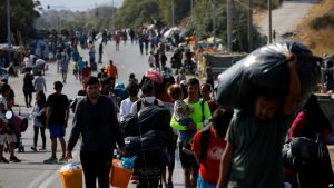 135 Migran yang Dipindahkan Yunani ke Kamp Baru, Positif Covid-19