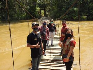 DPRD Landak Tinjau Lokasi Jembatan Rusak Penghubung Dua Kabupaten di Menjalin