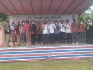Wabup Sekadau Letakkan Batu Pembangunan Balai Pertemuan Titing Biawak