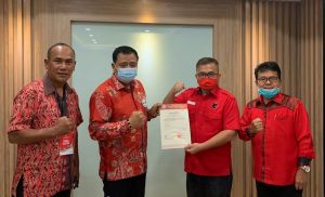 PDIP Resmi Serahkan B.1 KWK untuk Rupinus-Aloysius di Pilkada Sekadau