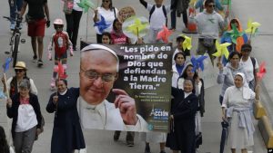 Paus: Tarik Investasi dari Perusahaan yang Abai pada Lingkungan