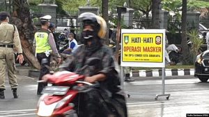 Saat Pandemi, Pilih Hukuman atau Hadiah?