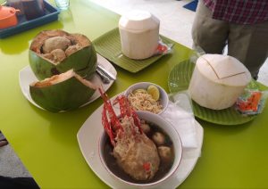Melihat Keunikan Bakso Batok Kelapa di Bakso Solo Raya Banda Purus Padang