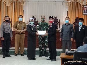 Pjs Bupati sampaikan KUA-PPAS 2021 kepada DPRD Sekadau