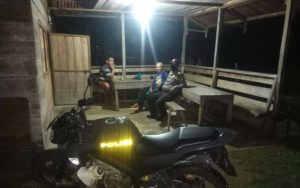 Polisi Ini Beri Teguran Warga Tak Pakai Masker