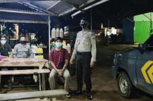 Pak Polisi Ini Malam-malam Turun Imbau Warga Patuhi Prokes
