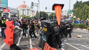 Tangkap dan Aniaya Wartawan Saat Demo UU Cipta Kerja, Berikut Dalih Polisi