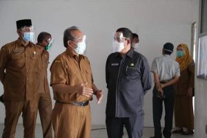 Pjs Bupati Tinjau Ruang Isolasi Pasien Covid -19 di RSUD dan Wisma Atlit Labuhanbatu