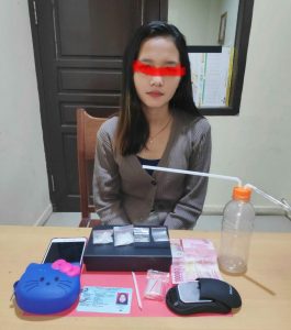 Diduga Miliki Sabu,  Wanita Berparas Cantik Ini Diamankan Polisi Polda Kalteng