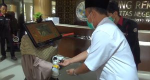 Mahasiswa UNP Ciptakan Robot Antisipasi Corona