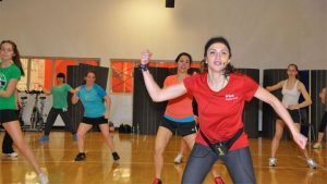 Wanita Hamil Ingin Ikut Kelas Zumba, Ini yang Disarankan dan Manfaatnya