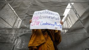 Biksu Thailand Dikecam Karena Dukung Aborsi