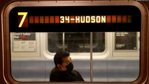 CDC Perintahkan Wajib Pakai Masker di Transportasi Umum AS