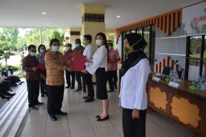 Pemkab Sekadau Serahkan SK 199 CPNS