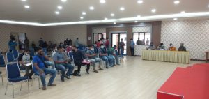 Jalan Rusak Parah, Warga Datangi Pemda dan DPRD Sekadau