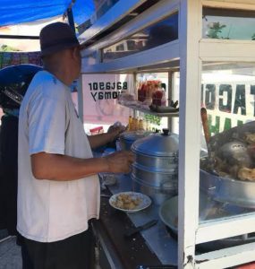 Pandemi Covid-19 Omzet Pedagang Kecil Menurun