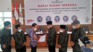KPU Resmi Tetapkan Raden Adipati Surya-Ali Rahman Sebagai Bupati dan Wakil Bupati Way Kanan