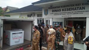 3360 Vaksin Sinovac Covid-19 Tiba Di Way Kanan