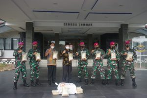 Anggota DPRD Lampung Beri Bibit Padi kepada Brigif 4 Mar/BS