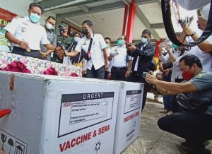 Bupati Sanggau Terima Vaksin Covid-19