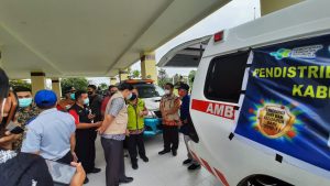 Bupati Sekadau Lepas Pendistribusian Vaksin Sinovac ke 7 Kecamatan