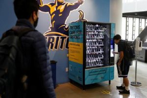 Universitas California Sediakan Vending Machine Alat Tes Virus Corona