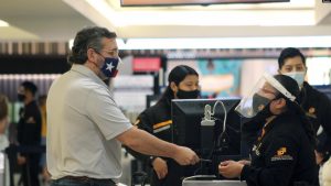 Texas Dilanda Badai Musim Dingin, Senator Cruz Pilih Berlibur ke Meksiko