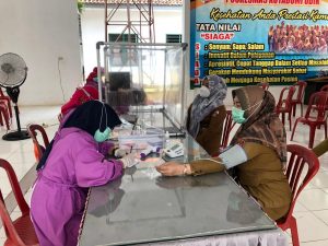 Puskesmas Kotabumi Udik Laksanakan Vaksin Tahap Pertama