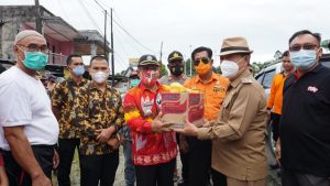 Wakil Bupati Sanggau Tinjau Lokasi Lonsor di Entikong