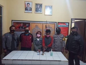 Asik Isap Sabu Dua Sejoli Diciduk Polisi