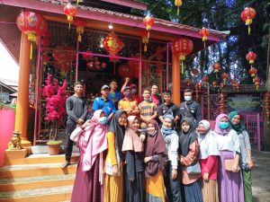 Wujud Toleransi, PMII Sintang Bersihkan Klenteng dan Vihara