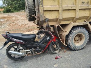 Kecelakaan Libatkan Sepeda Motor dan Damp Truck di Keranji Mancal Dua Korban Dirujuk Kerumah Sakit