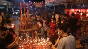 Perayaan Imlek Singkawang Terapkan Prokes saat Beribadah