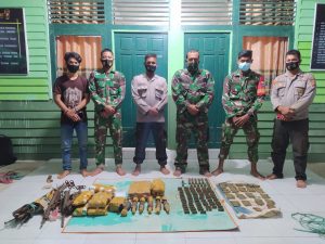 Senjata dan Bahan Peledak Sisa Perang GPRS/Paraku Kembali di Evakuasi Dari Desa Tengon